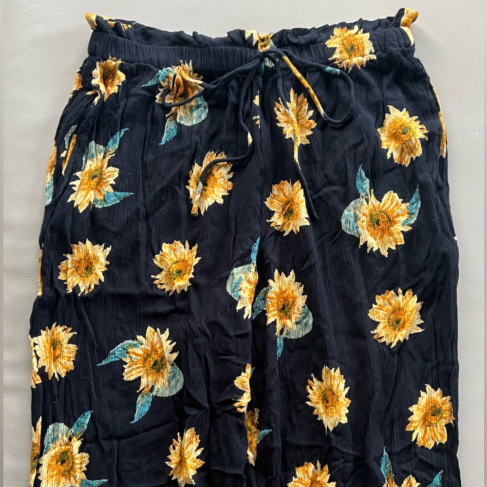 Urban Outfitters London Maisie Sunflower Paperbag Pant